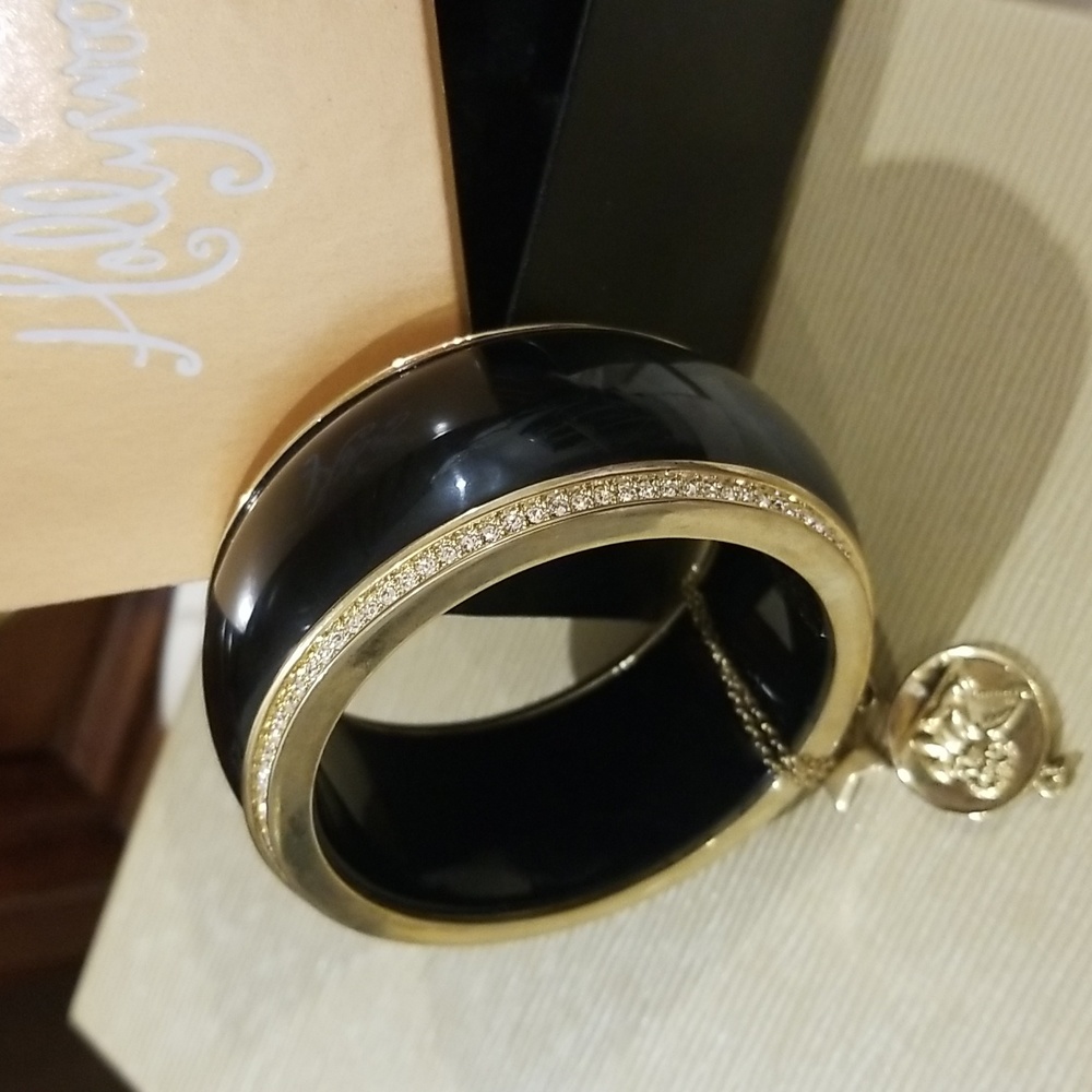 Jewelry - Picture 4 of 6